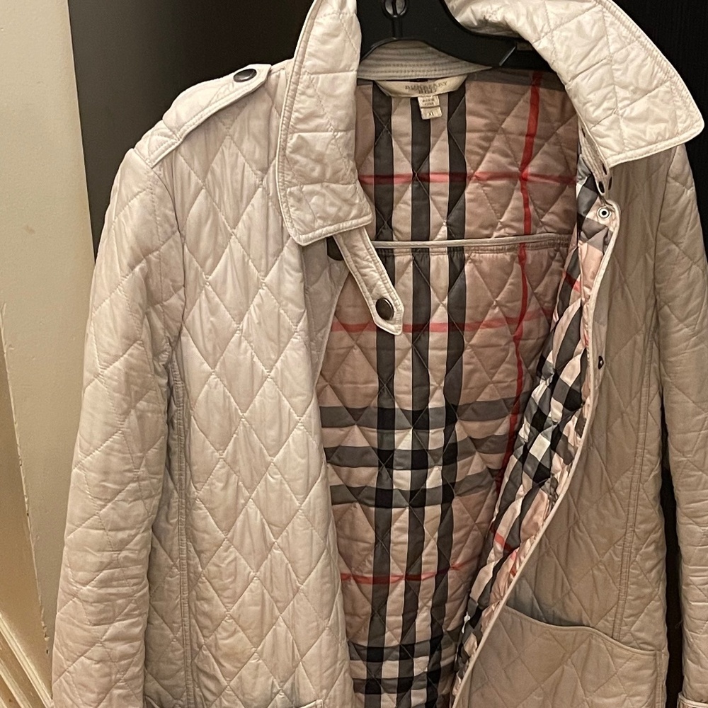 Burberry. Spring jacket.